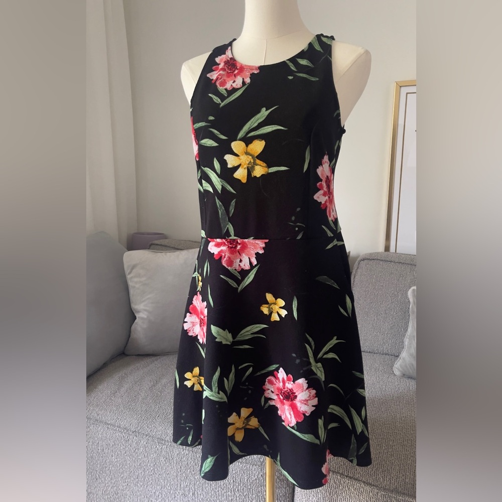 Floral Black Flowy Dress w/ Pockets